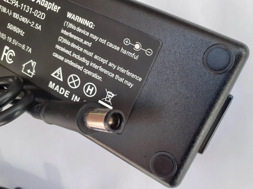 Dell Kintamosios srovės adapteris, 130 W, 19,5 V, 3 kontaktų, 4,5 mm, C6 maitinimo laidas,