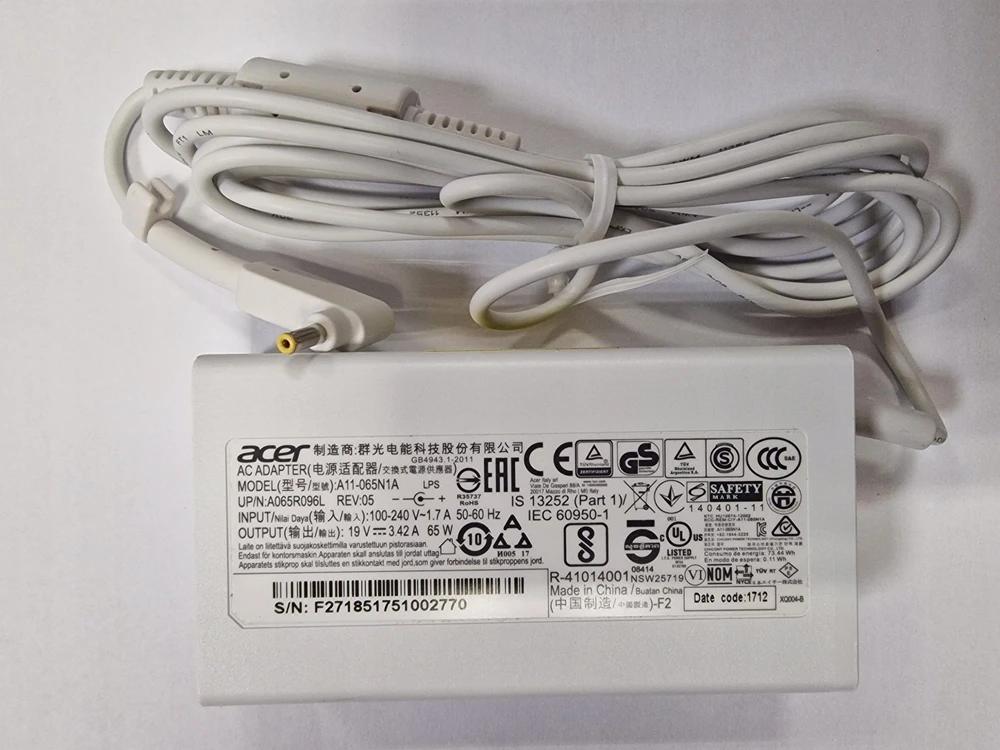 Nešiojamojo kompiuterio maitinimo adapteris Acer 65 W, 19 V (AC Adaptor 65W 19V)