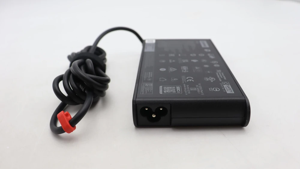 Nešiojamojo kompiuterio maitinimo adapteris Lenovo 135W USB-C AC adapter for