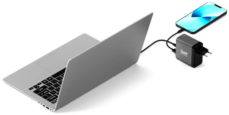 „Port Designs PORT CONNECT GaN2“ sieninis įkroviklis, skirtas 2 × USB-C PD 3.1 ir USB-A QC 3.0, 140 W, OLED ekranas, juodas