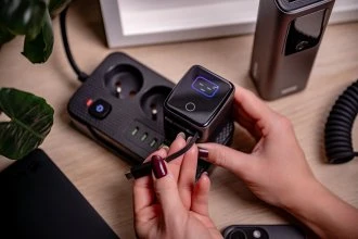 Maitinimo įkroviklis - Newell GaN 70 W TFT įkroviklis USB-C, USB-A, integruotas laidas