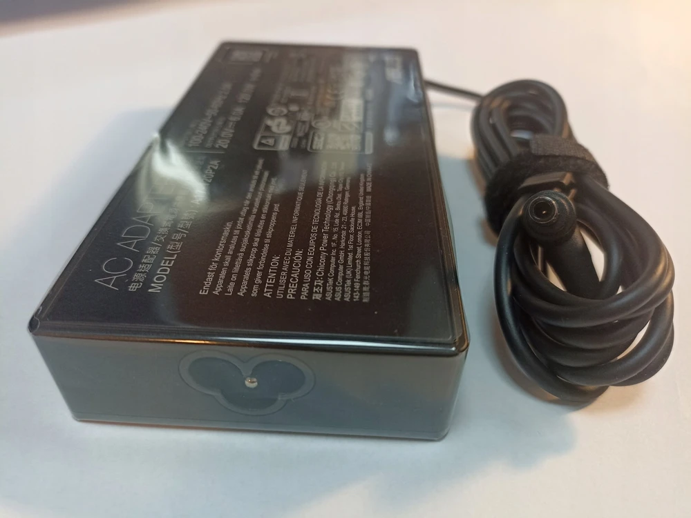 Nešiojamojo kompiuterio maitinimo adapteris Asus 120 W, 20 V (0A001-00860100)