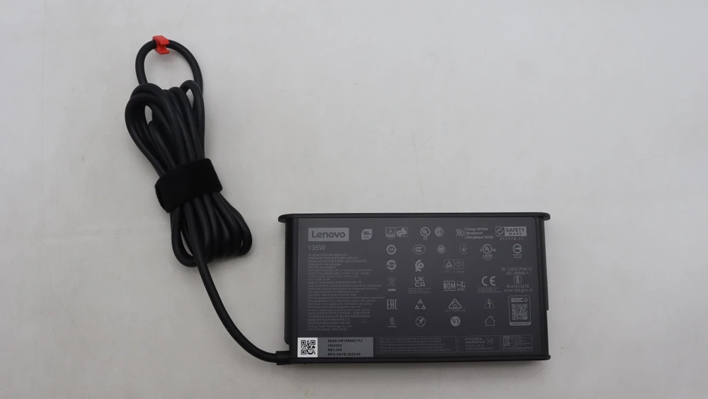 Lenovo 5A10W86327, Nešiojamasis kompiuteris, Vidaus, 100 - 240 V, 50/60 Hz, 135 W, 5 - 20 V