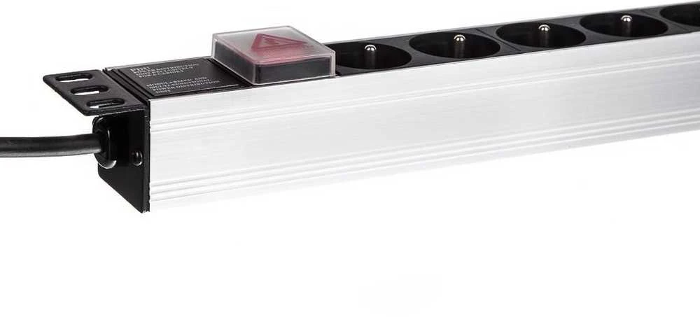 NETRACK 125-19-02 maitinimo paskirstymo blokas 19 colių 1U 230V/16A 8xE ALU