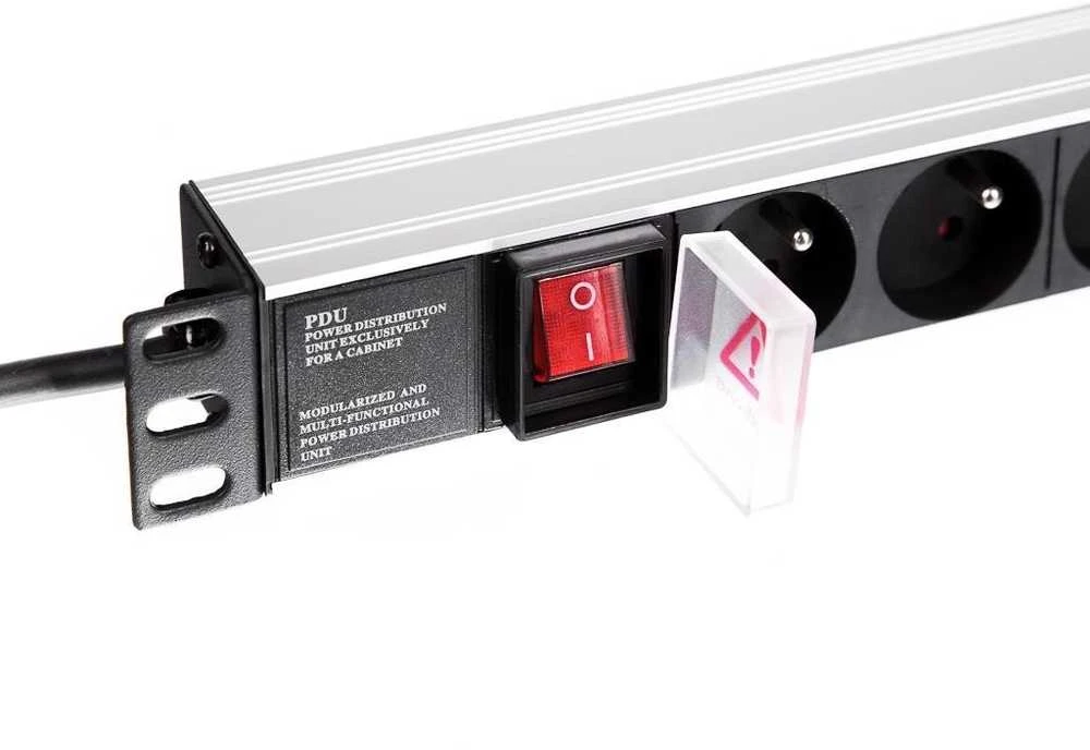 NETRACK 125-19-02 maitinimo paskirstymo blokas 19 colių 1U 230V/16A 8xE ALU