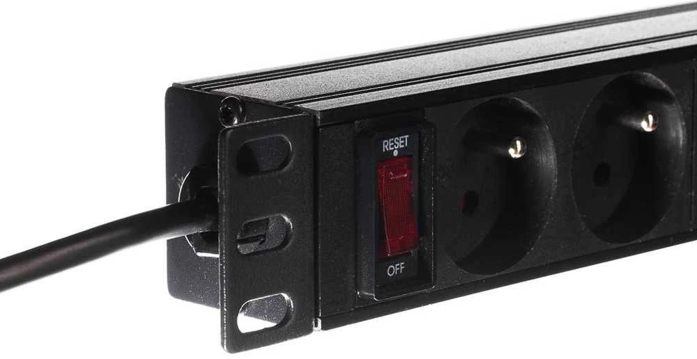 NETRACK 125-10-01 Netrack maitinimo paskirstymo blokas 10 1U, 230V/16A, 4xE, ALU