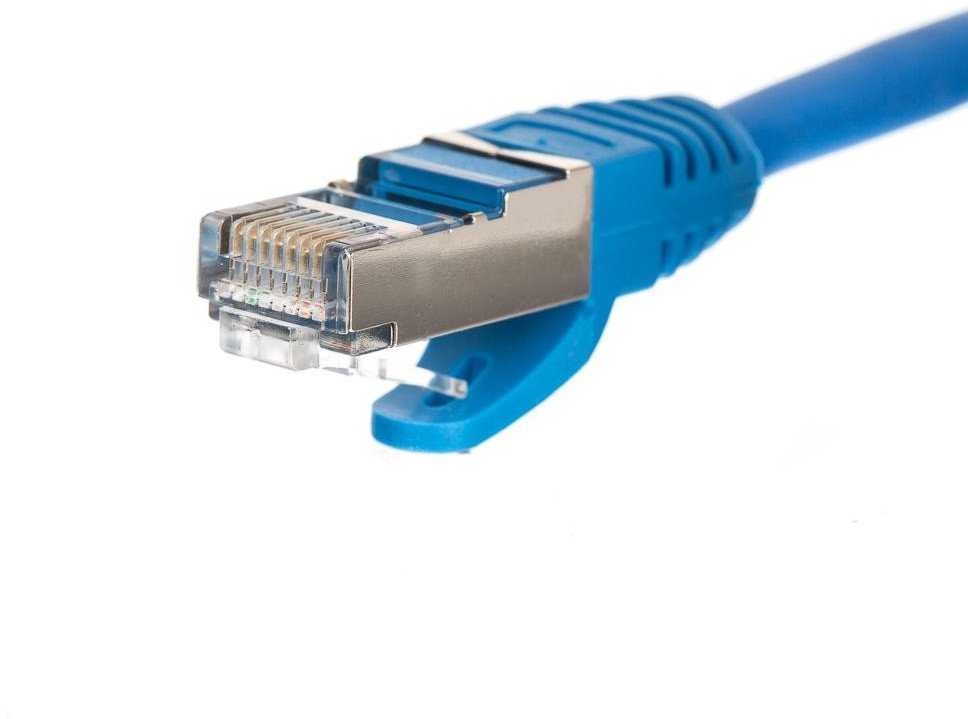 NETRACK BZPAT5FB Netrack patch kabelis RJ45, be kliūčių, Cat 5e FTP, 5m mėlynas
