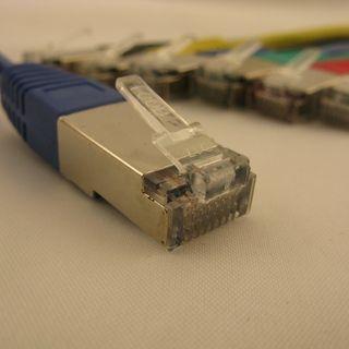 NETRACK BZPAT3FB pataisomasis kabelis RJ45 beknis Cat 5e FTP 3m mėlynas
