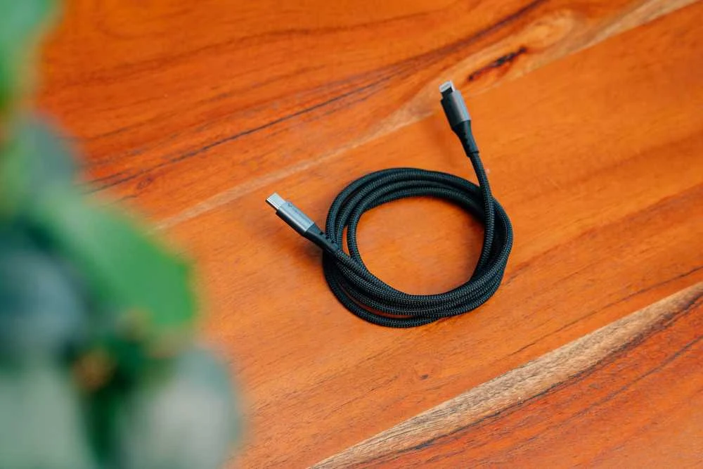 „Verbatim“ sinchronizavimo ir įkrovimo laidas USB-C į „Lightning“ 120 cm Juodas