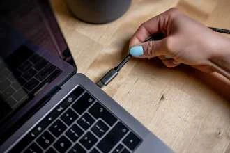 USB Kabelis - Newell USB-C 3.2 Gen 2 20 Gbps 100W Greitas Įkrovimas 2m Grafitas