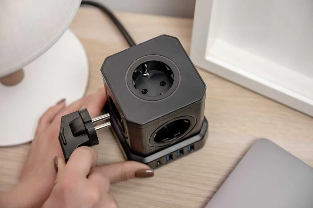 Newell GaN Power Cube 9in1 - juodas