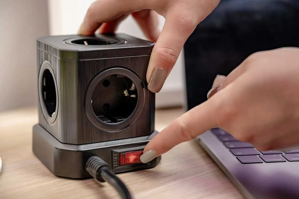 Newell GaN Power Cube 9in1 - juodas