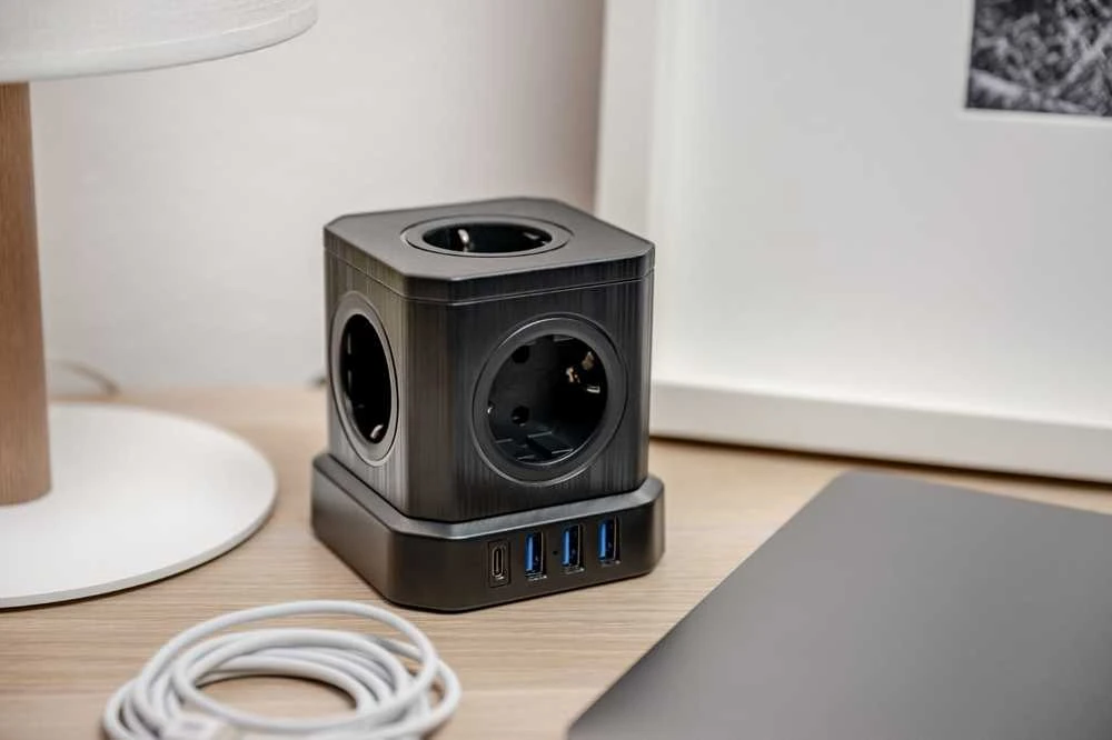 Newell GaN Power Cube 9in1 - juodas