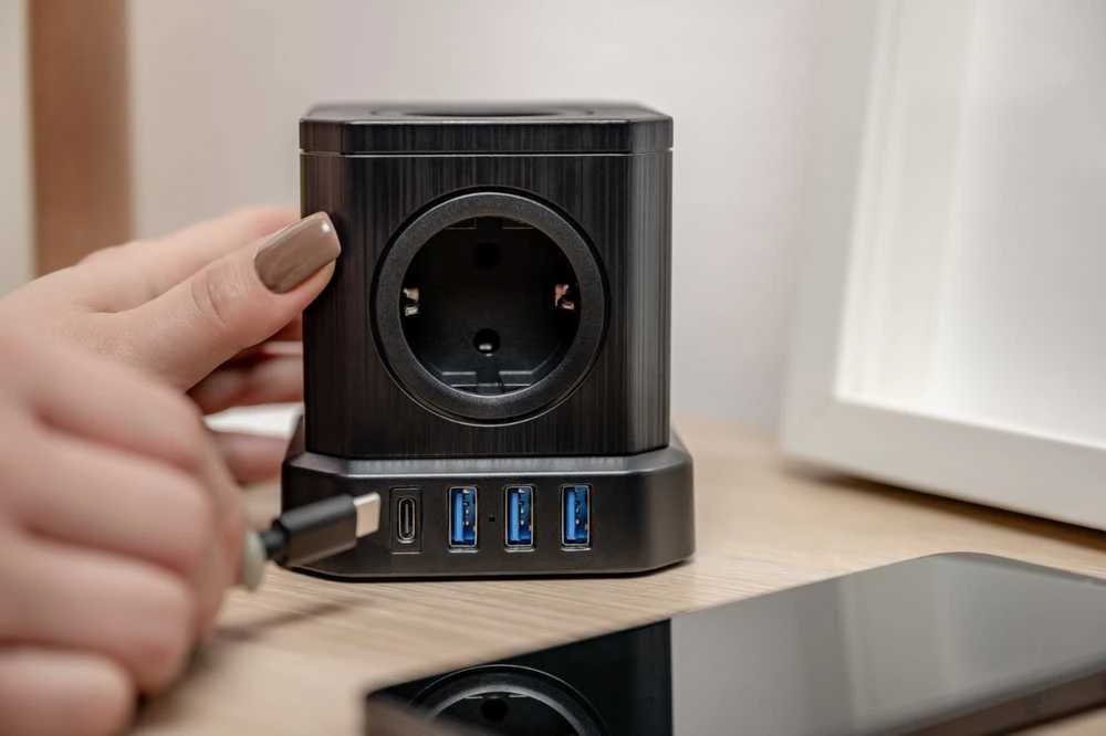 Newell GaN Power Cube 9in1 - juodas
