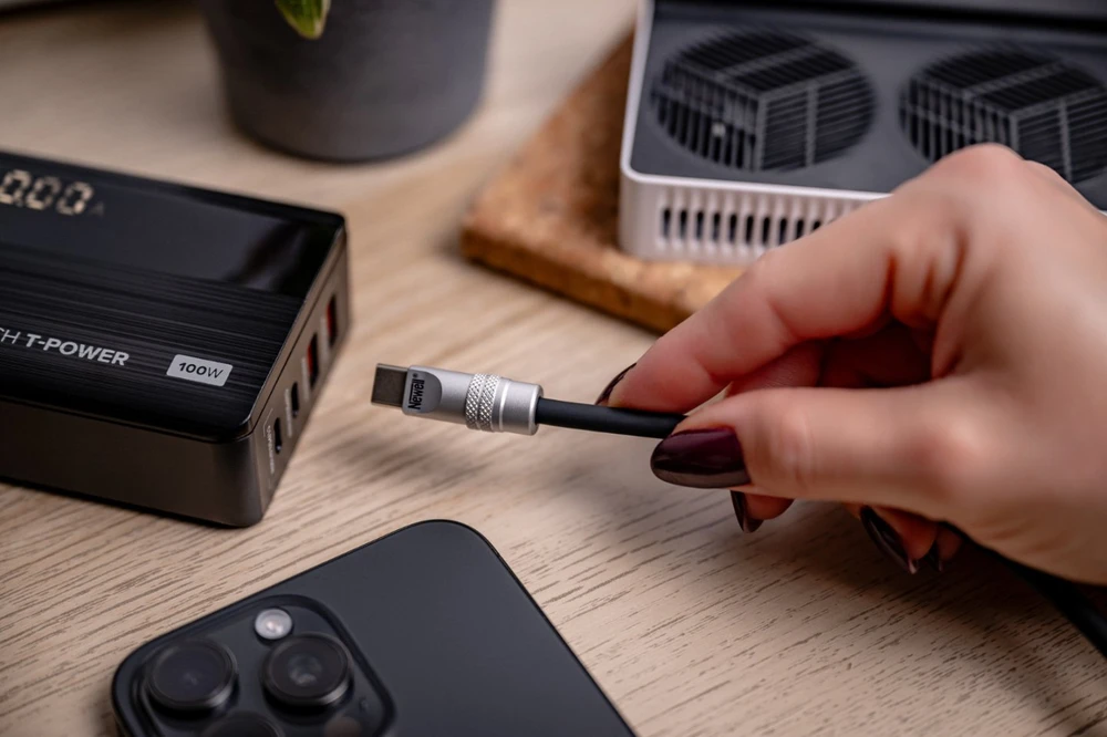 USB-C Kabelis - Newell USB-C 100W greito įkrovimo kabelis, 2m, Silikonas, Juodas