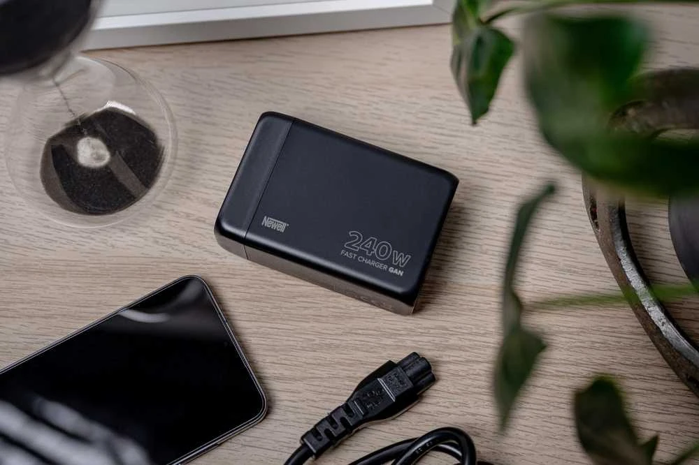 Newell GaN 240 W tinklo įkroviklis EU