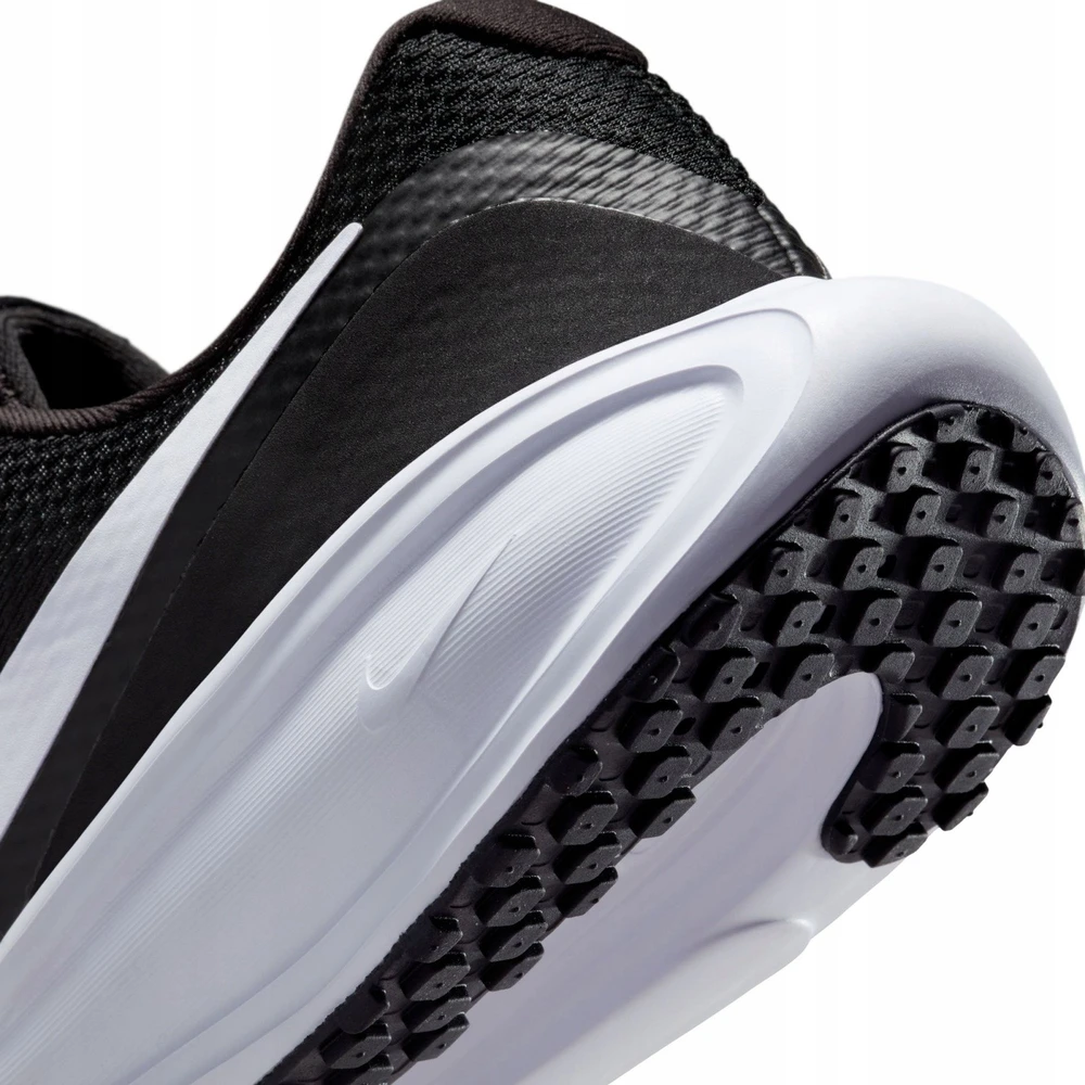 Nike Revolution 8 HJ8485-001 Juodas 36