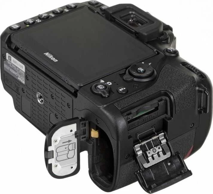 Nikon D7500 korpusas