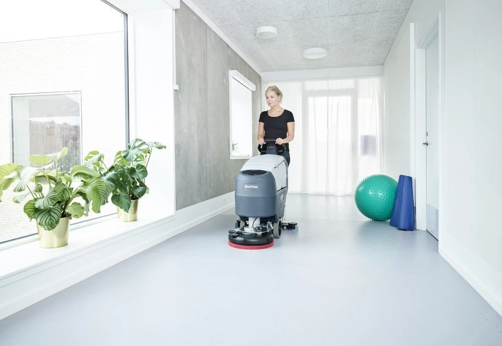 Grindų plovimo mašina NILFISK SCRUBBER SC401 43 B