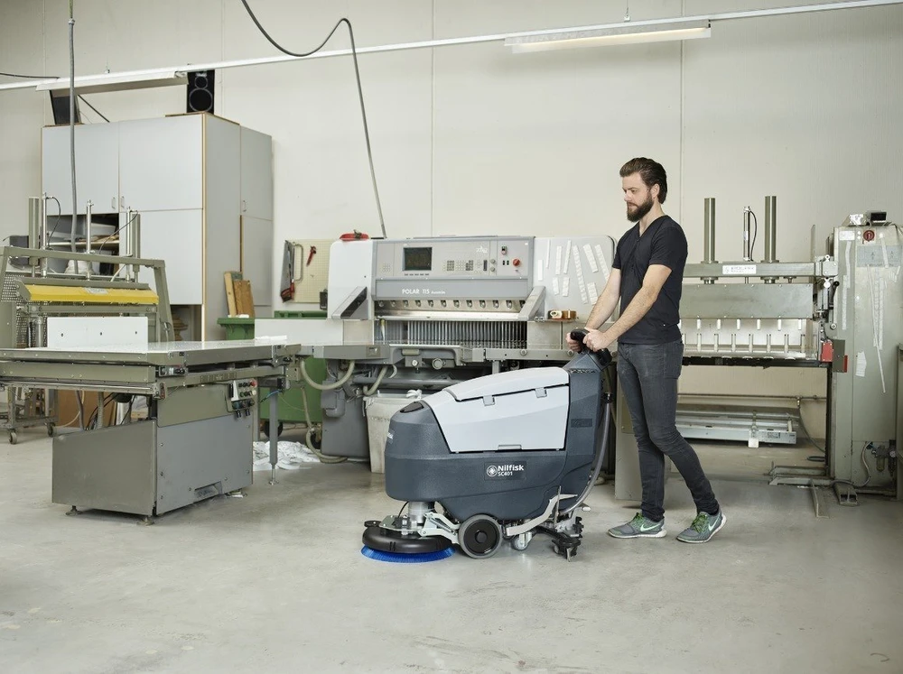 Grindų plovimo mašina NILFISK SCRUBBER SC401 43 B