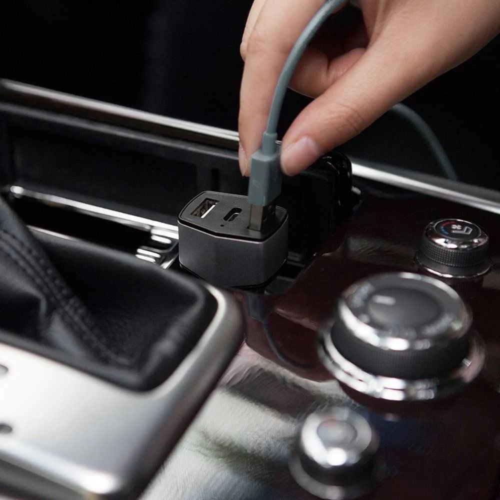 Dėklas Nillkin Celerity automobilinis įkroviklis - 2x USB-A + 1x USB-C, 32W sidabro spalvos