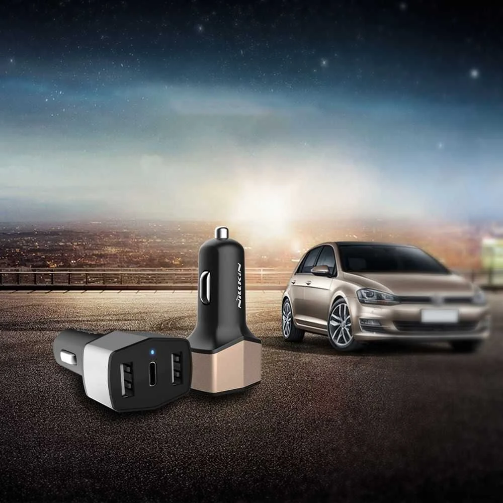 Dėklas Nillkin Celerity automobilinis įkroviklis - 2x USB-A + 1x USB-C, 32W aukso spalvos