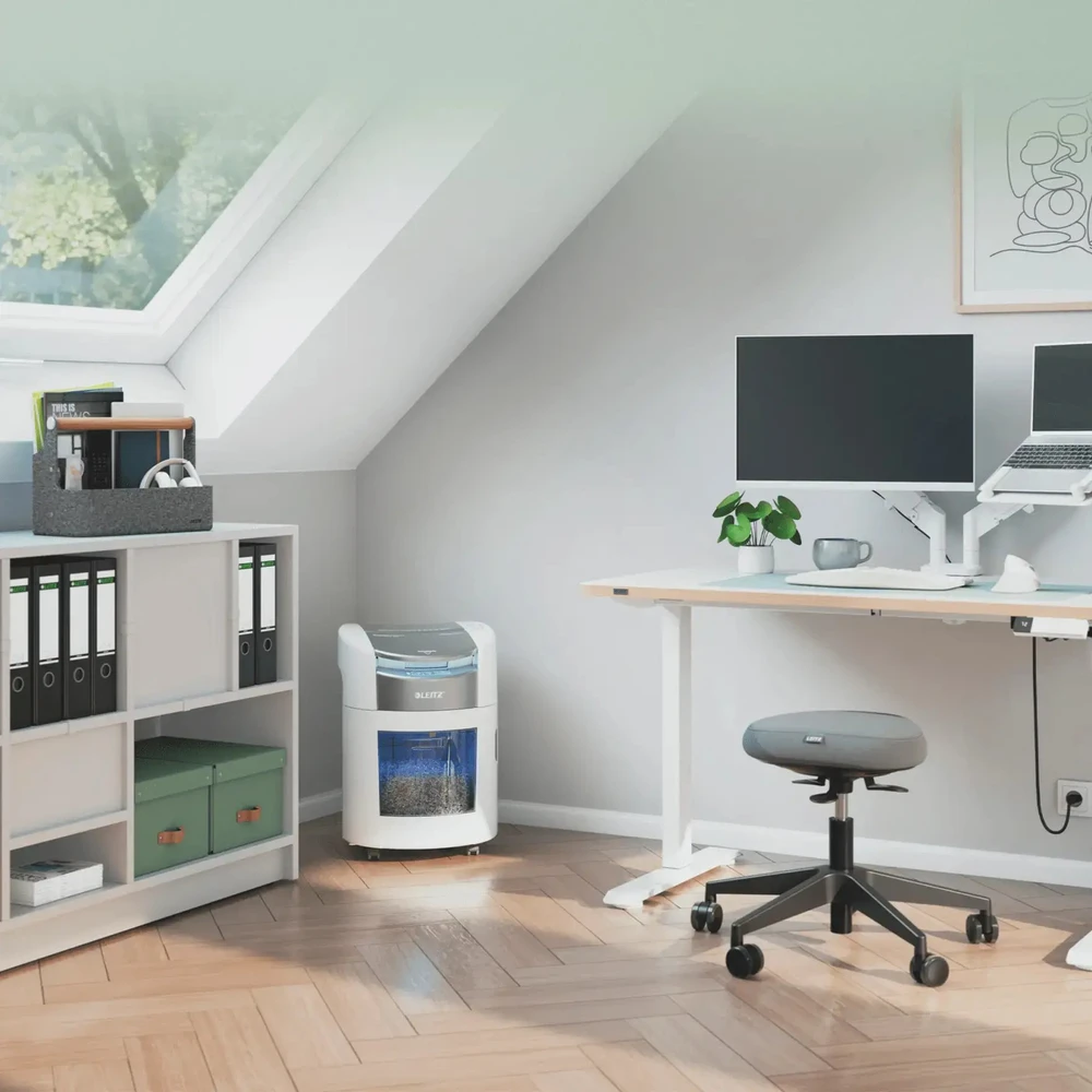 Leitz IQ Optimax AutoFeed 150 80380000 dokumentų smulkintuvas, P4, 150 lapų, 15 litrų talpos atliekų krepšys