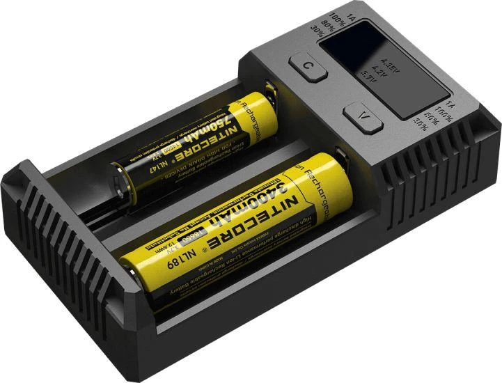 Nitecore New I2 įkroviklis su dviem baterijomis