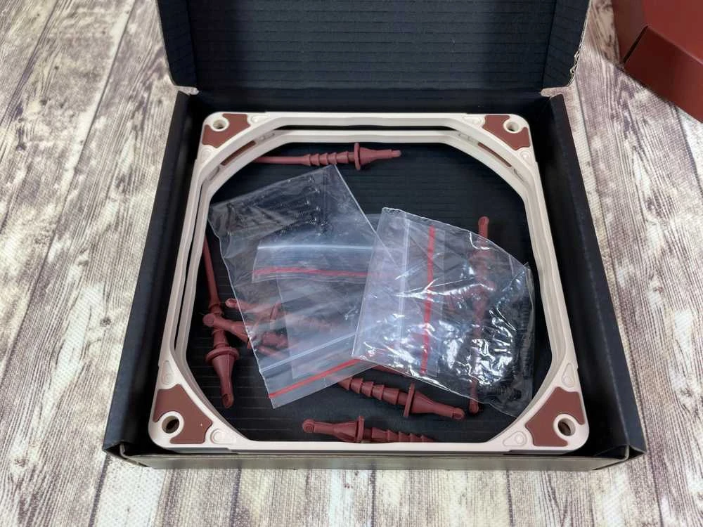 Noctua NA-IS1-14 tarpikliai 140 mm ventiliatoriams - 2 vnt. rinkinys
