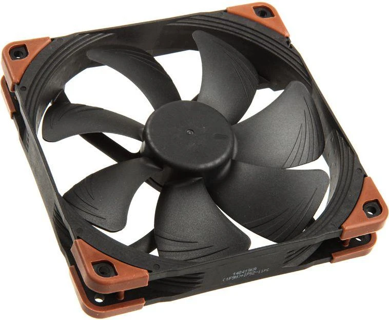 Noctua 14 cm ventiliatorius su rudais kampais