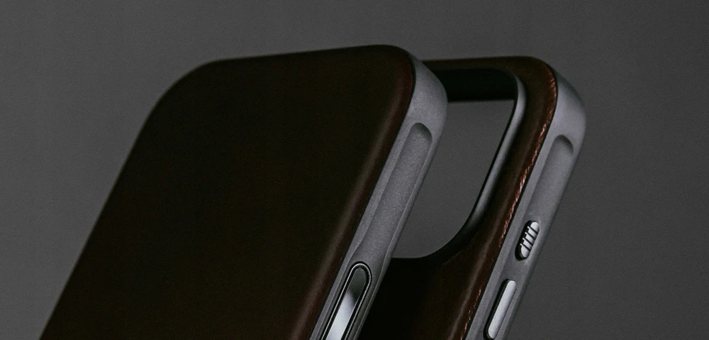 Dėklas Nomad Modern Odinis dėklas, ruda - iPhone 17 Pro