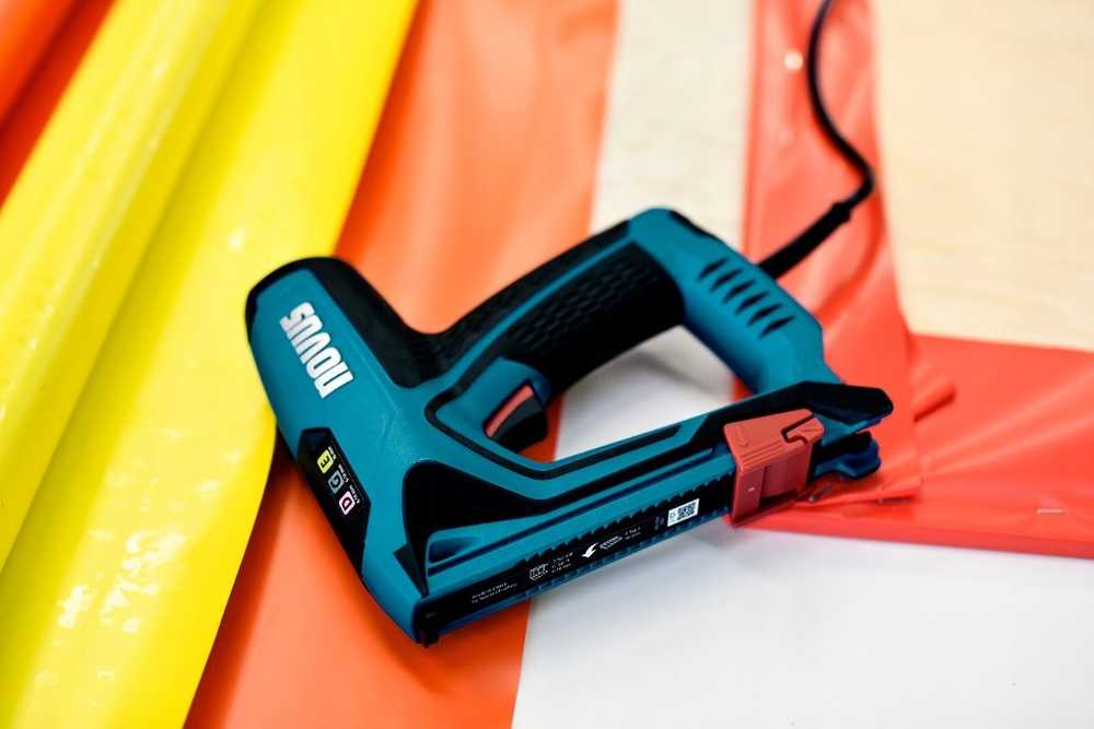 Novus Tools elektrinis segiklis J-151, 7 lygių smūgio reguliavimas, 3 m laidas