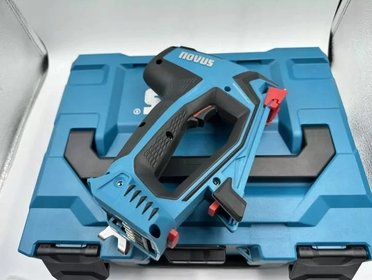 Novus Zszywacz akumulatorowy J-550 komplektas Metabox