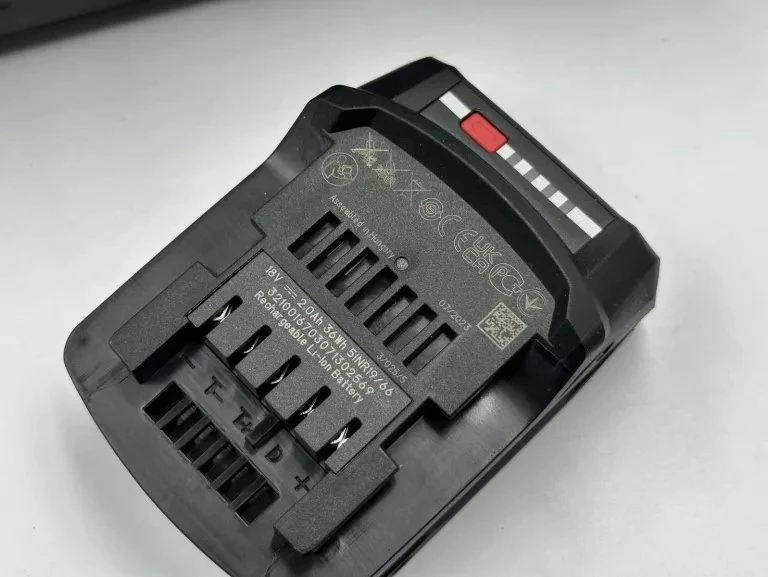 Novus Zszywacz akumulatorowy J-550 komplektas Metabox
