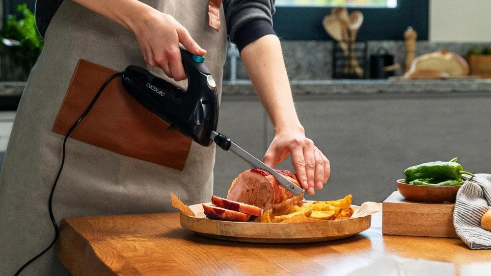 Nóż elektrinis Cecotec Cecotec Elektrinė peilis Cut-Eat 1800 Juodas