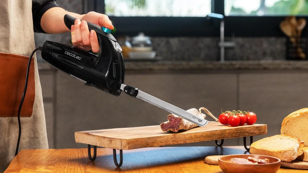 Nóż elektrinis Cecotec Cecotec Elektrinė peilis Cut-Eat 1800 Juodas
