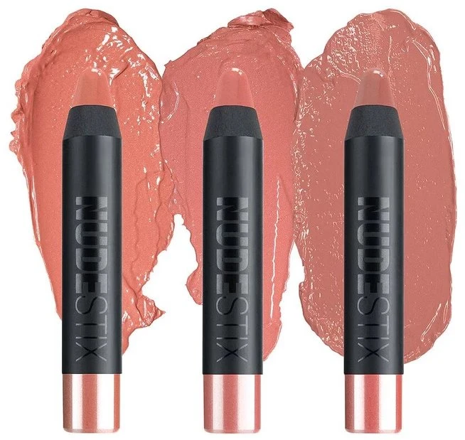 Rinkinys „Nudestix“: gelinis dažiklis „Ally Cruelty Free“ – blizgantis lūpų ir skruostų balzamas 2 viename, 2,8 g + gelinis dažiklis „J Mama Cruelty Free“ – blizgantis lūpų ir skruostų balzamas 2 viename, 2,8 g + gelinis dažiklis „Tay Tay Cruelty Free“ – blizgantis lūpų ir skruostų balzamas 2 viename, 2,8 g