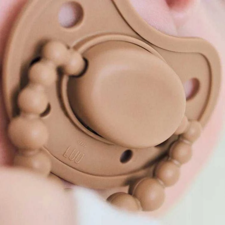 Nuk Čiulptukas Luu Kids Milk Hazelnut, 6+ mėn, 1 vnt.