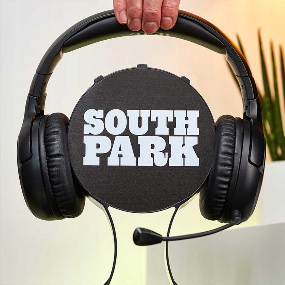 Numskull Stojak na priedai Gaming Locker South Park Logo