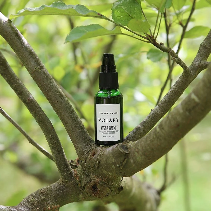 „Votary“, „Super Boost“, CBD – braškių sėklų, atstatomasis, naktinis, aliejus veidui, 30 ml