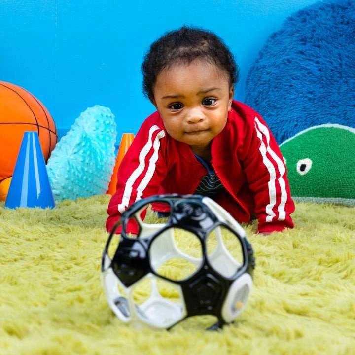 OBALL Rattle Soccer Ball 13cm Juodas Baltas 0m+