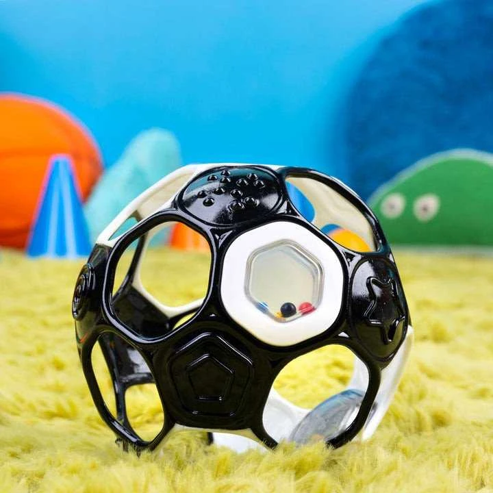 OBALL Rattle Soccer Ball 13cm Juodas Baltas 0m+
