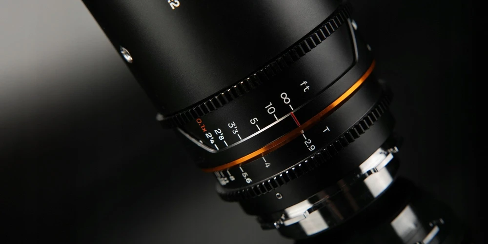 Objektyvas Laowa Nanomorph 60 mm T2,9 1,5x S35 Macro 1:2 Amber, skirtas Arri PL / Canon EF