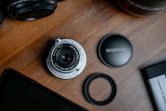 „Voigtlander“ objektyvas „Voigtlander Color Skopar I 28 mm f/2.8“ objektyvas, skirtas „Leica M“ – sidabrinis