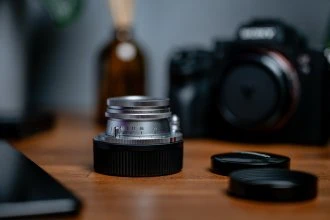 „Voigtlander“ objektyvas „Voigtlander Color Skopar I 28 mm f/2.8“ objektyvas, skirtas „Leica M“ – sidabrinis