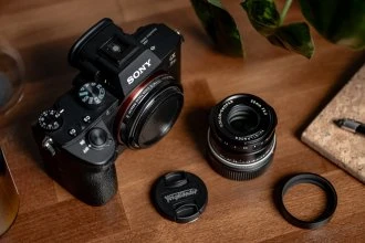 Objektyvas Voigtlander Color Skopar 50 mm f/2,2, skirtas Leica M – juodas