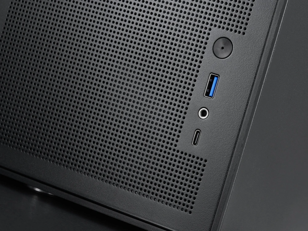 „Mars Gaming MCXPS mATX“ itin kompaktiškas žaidimų kompiuterio korpusas su tinklelio ir stiklo panele
