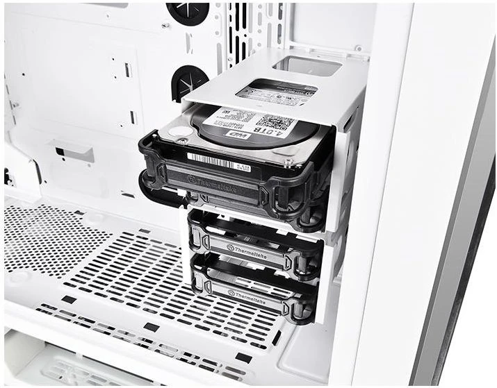 Thermaltake View 71 Riing grūdintas stiklas, sniegas