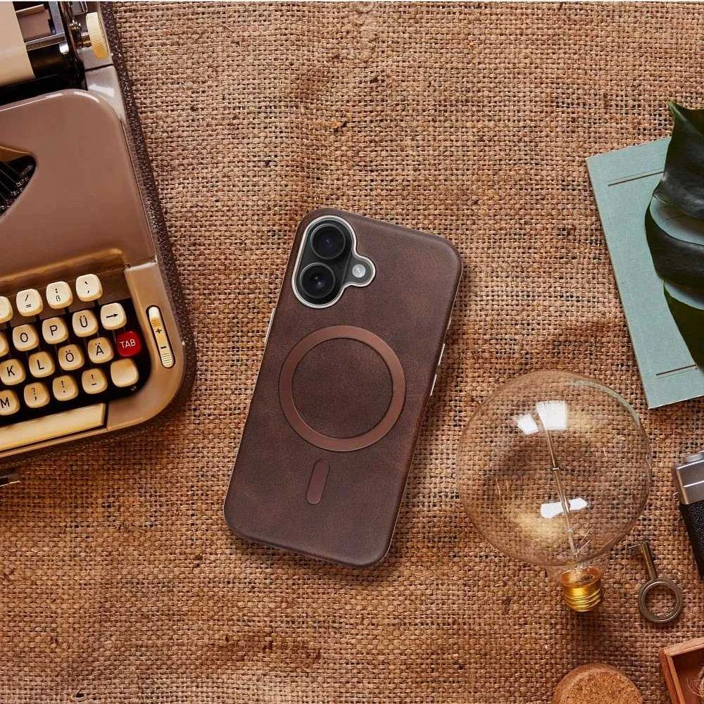 Oem GENTLEMAN MAG COVER dėklas suderinamas su MagSafe skirtas Apple iPhone 13 Pro rudos spalvos