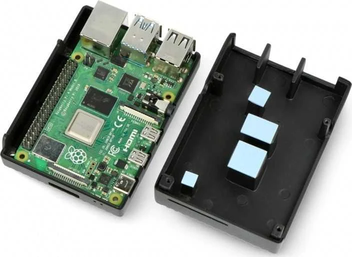 Oem Dėklas skirtas Raspberry Pi 4B - su išpjovomis - aliuminis - juodas